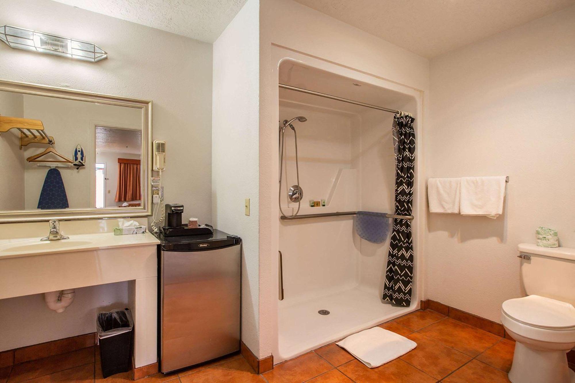 Sandia Peak Inn Old Town Abq, A Howard Johnson By Wyndham アルバカーキ エクステリア 写真