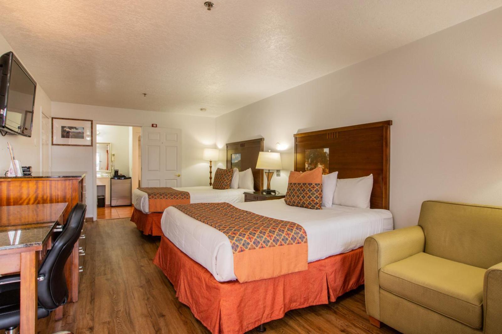 Sandia Peak Inn Old Town Abq, A Howard Johnson By Wyndham アルバカーキ エクステリア 写真