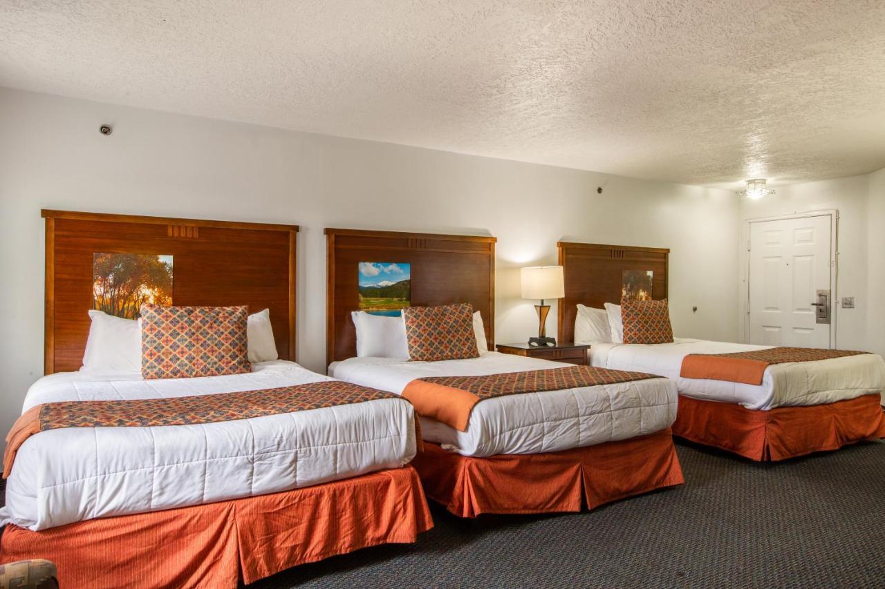 Sandia Peak Inn Old Town Abq, A Howard Johnson By Wyndham アルバカーキ エクステリア 写真